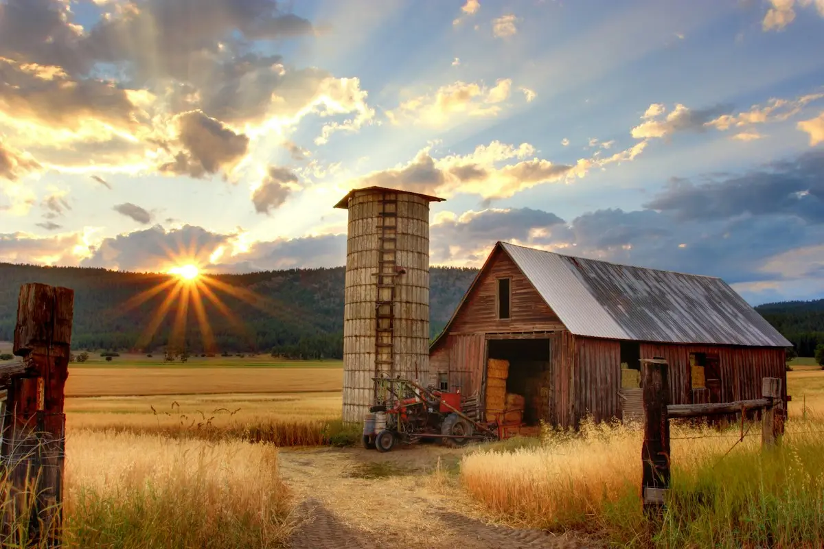 Sample stock photo for 118-acre ranch with barn, Templeton